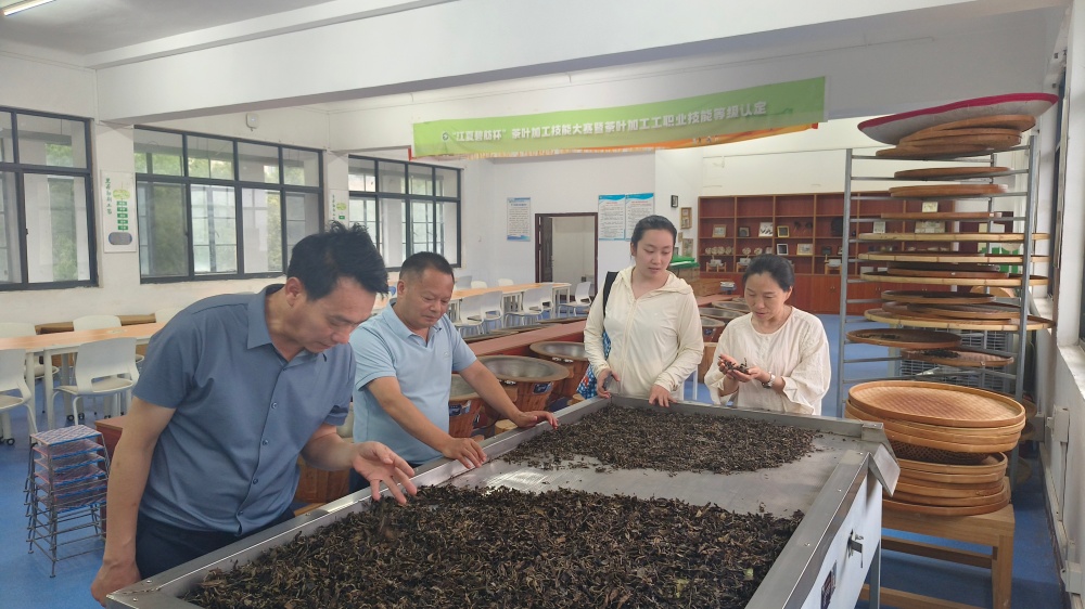 1748011755944963.jpg 56.jpg