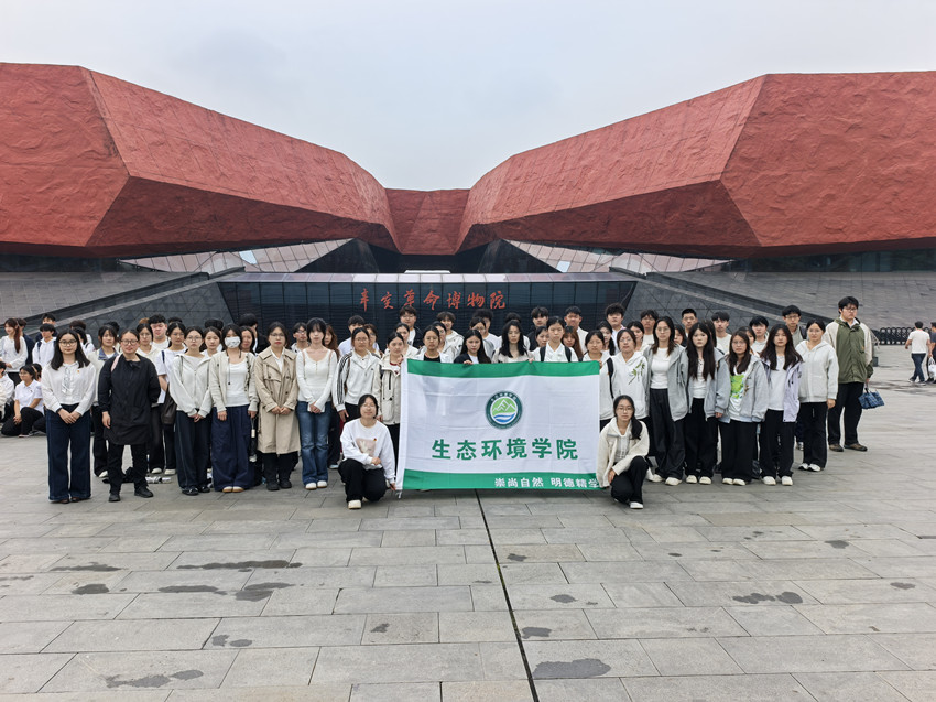51期积极分子参观辛亥革命博物馆_副本.jpg