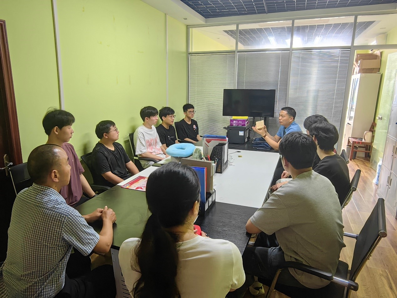 信息机电学院举行林业智造专业群精英计划招聘会照片（1）.jpg
