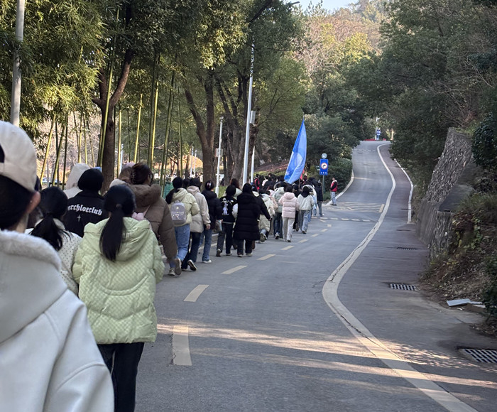 1766975032562112.jpg 1766975032562112.jpg