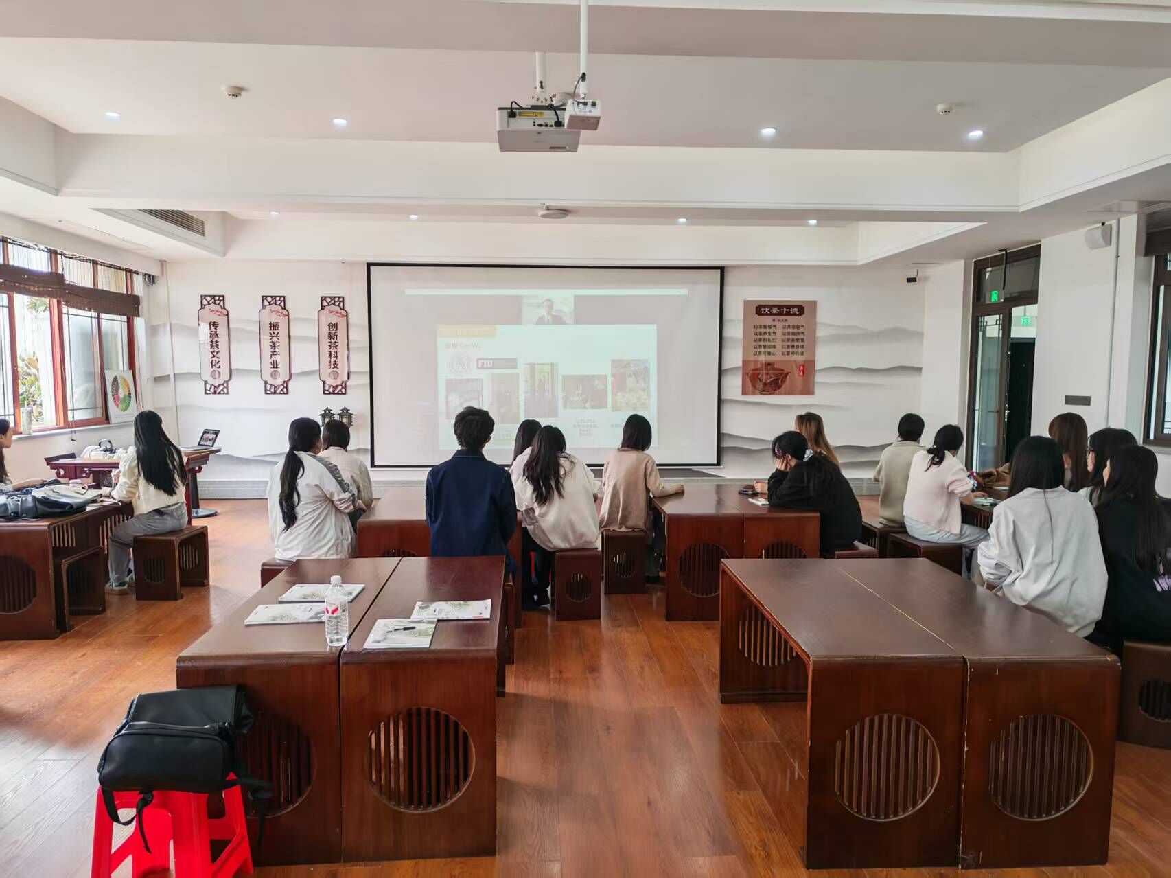 1775722438238268.jpg 1775722438238268.jpg