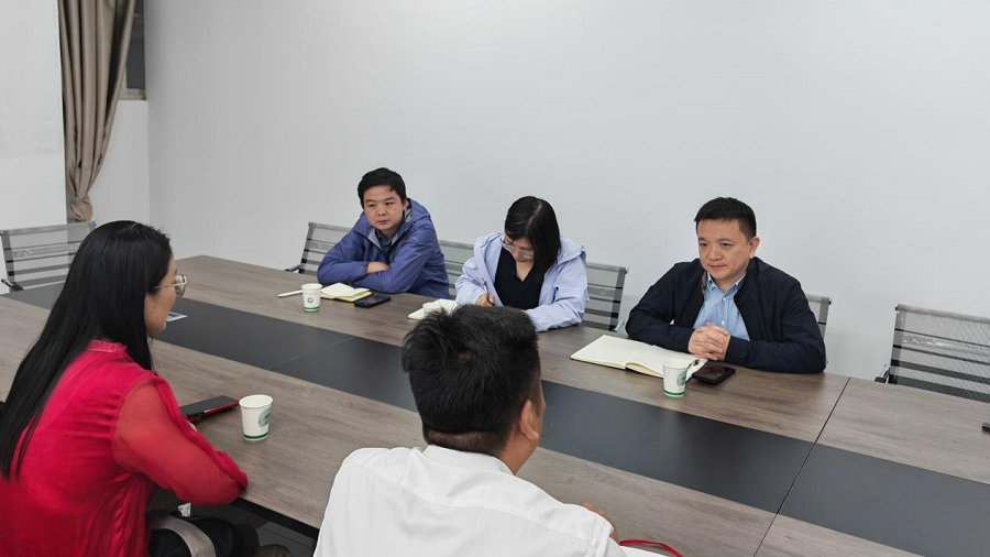 我院与华为技术有限公司召开校企合作交流座谈会2 - 副本.png